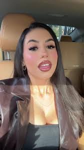 Arianna Navarro's Instagram, Twitter & Facebook