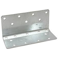 Manufactured from heavy duty 3mm thick galvanised steel, these 40mm wide brackets and plates provide a strong connection allowing for the use of bolts, nails, screws and coach screws. Heavy Duty Angle Bracket For Clt Ab255ssh Simpson Strong Tie