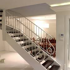 Zábradlí s kovářskými prvky, které náš smluvně dohodnutý kovář dle výběru a dohody se zákazníkem. Interierove Zabradlie Umelecke Kovacstvo Ukovmi