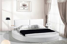 Rundes bett mit stauraum und gepolstertem bettrahmen. 15 Runde Betten Auf Moderner Plattform Eleganz Und Ruhe