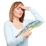 Ou alors vous êtes prise par une soudaine bouffée de chaleur en pleine réunion, vous … avez le front en sueur et les joues brûlantes, vous avez le coeur qui s'emballe ou vous êtes en. Hyperthyroidie Les Symptomes De L Hyperthyroidie