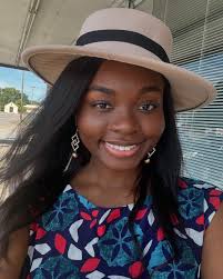 DAY 3: APARTMENT SCENE COMPLETE Desi Jones, a young painter, contemplates 