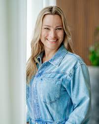 Emmi sellers nude porn yeah, shes attractive, but her