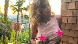 26 november 1990) is a british singer, songwriter and actress. Underboob Alarm Hier Sonnt Rita Ora Sich Im Mini Bikini Promiflash De