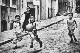IstanbULTRAS - Nerede o eski sokaklar ve sokaklarda futbol oynayabilen  çocuklar ? | Facebook