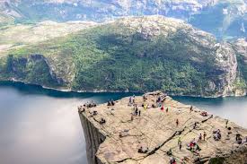 Preikestolen is a steep cliff which rises 604 metres (1,982 ft) above lysefjorden. Preikestolen Und Lyserfjord Norwegen Franks Travelbox