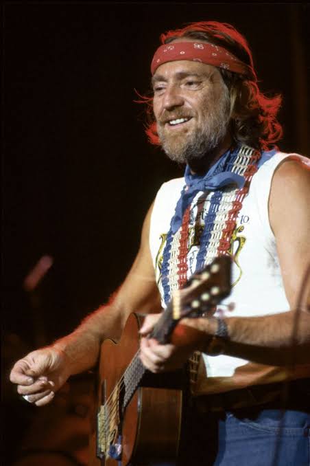 Willie Nelson wasn't just a country legend—he had tricks up his sleeve too!  Watch as he pulls off a mind-blowing egg trick in the 1991 film Another  Pair of Aces. 🎩🔥 This