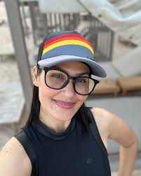 Selamat ulang tahun, sayang. Doa saya tidak pernah putus untuk kesehatanmu,  kebaikan hatimu dan cinta yang tulus untuk kami berempat @keenahrah  @_edgaiancook dan Seth Ananda. Tidak ketinggalan, juga untuk mereka-mereka  yang mendoakanmu