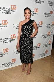 Grace Byers | Mujeres, Mujeres hermosas, Hermosa