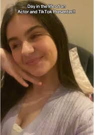 Un día en la vida de una actriz y presentadora de TikTok