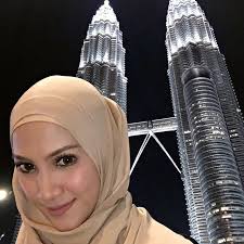 I'm an actor, a singer, a model, a brand ambassador, an entrepreneur, and just another human being trying to inspire everyone to be the best version of ourselves. Beautifulnara On Twitter Sherry Ibrahim Tidak Mahu Komen Drama Lakonan Fattah Amin Dan Neelofa Https T Co Fw5sicfpsr