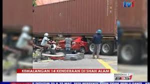 We did not find results for: Kemalangan 14 Kederaan Di Shah Alam Pemandu Lori Pasir Ditahan 22 Mac 2016 Youtube