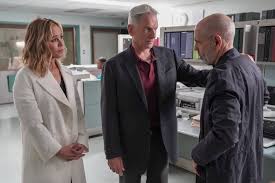 The ncis database is a wiki for the ncis tv series, episodes, cast and characters. Ncis Recap Season 16 Episode 24 Ew Com