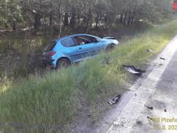 29 889 to se mi líbí · mluví o tom (929) · byli tady (85). Hlavni Tah Z Plzne Na Karlovy Vary Blokovala U Chotikova Vazna Nehoda Krimi Plzenska Drbna Zpravy Z Plzne A Okoli