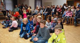 Zudem werden tagesmütter vermittelt und krabbelgruppen angeboten. Kindergarten Erweitert Sein Angebotherbstfest Im Bodelschwingh Haus Buckeburg Lokal Buckeburg Lokal