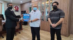 An organisation to assist the underpriviliged communities in federal territories based on p.e.s.a.t. Kunjung Hormat Bertemu Ketua Pegawai Eksekutif Yayasan Wilayah Persekutuan Yakeb