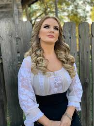 Descarca marcela fota, cautare marcela fota, manele cu marcela fota, manele noi marcela fota. La MulÈ›i Ani IndrÄƒgostiÈ›i Maine La Marcela Fota Oficial Facebook