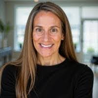 Hillary Sauer's Instagram, Twitter & Facebook