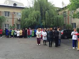 Odata perlă a medicinei oltene, acum unitatea este la protest spontan, astăzi, al medicilor si asistenţilor de la spitalul cf craiova. Protest Spontan La Spitalul Cfr Stiri Din Craiova Si Oltenia