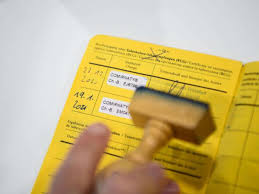 Der klassische impfpass in papierform wird zum auslaufmodell. Wie Ein Eu Impfpass Den Sommerurlaub Ermoglichen Konnte Reise