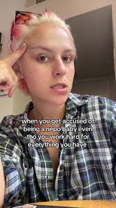 I’m dying in work over here #nepobaby #zoekilgren #indieartist #fyp #rude  #nepotismbaby #musiciansoftiktok #musicindustry