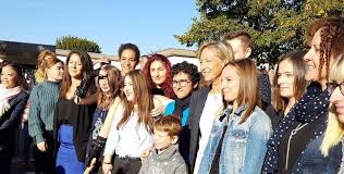 La secrétaire d'état sophie cluzel annonce vendredi qu'elle maintient sa candidature en région paca. Deplacement A Metz De Sophie Cluzel Secretaire D Etat Chargee Des Personnes Handicapees Actualites Accueil Les Services De L Etat En Moselle