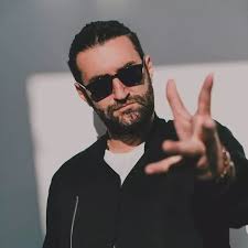 Cum arată acum prima iubită a lui Smiley? Olivia apare în clipul „Oare știi”