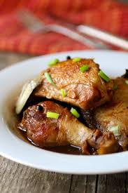 L 39 Adobo De Poulet Est Un Plat Philippin De Poulet Marine Au Vinaigre A La Sauce Soja A L 39 Ail Et Au Poivre Qu Recettes De Cuisine Recette Piment Plat