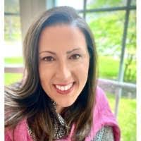 Lindsey Baumgardner's Instagram, Twitter & Facebook