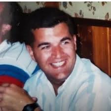 An all-star lineup: President Reagan, Goldie Hawn, Kurt Russell, and a  young Wyatt Russell in the LA Kings locker room 🌟
