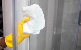 Cách Làm Sạch Vách Kính Nhà Tắm Đơn Giản, Hiệu Quả