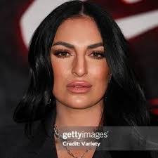 Jennifer Laboy's Instagram, Twitter & Facebook