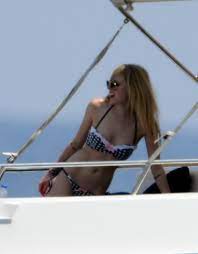Avril Lavigne desnuda 