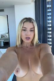 Good Morning with my nude video selfie! (gif) · Pandesia World