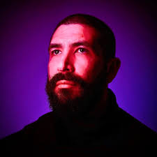 Sexta Sei: Mulú retorna com balada de prenúncio de verão com estética  oitentista ao lado de Letrux %