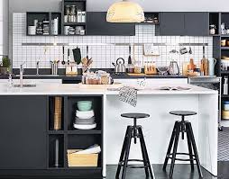 En person per bord i vår restaurang. Una Galleria Di Spunti Di Ispirazione Per La Cucina Idee Cucina Ikea Arredamento Cucine