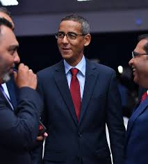 Une enquête des experts étrangers simpose