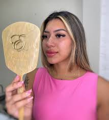 No Studio Eloísa Lopes transformamos você na sua MELHOR VERSÃO!! 💋🤩