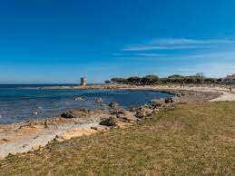 Während der römerzeit war die bucht zwischen kirche und von hier aus eroberten die römer das innere sardiniens. Urlaub In San Giovanni Di Posada Bei La Caletta Sardinien Sardinia4all De