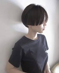 2021年 マニッシュショートのヘアスタイル 髪型 面長 丸顔 パーマを紹介 lala magazine ララマガジン トレンドヘア 美髪 メンズヘアスタイルショート