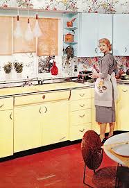 Vintage 1950 S Youngstown Kitchen In Yellow And Red Love The Little Corner Shelves Metal Kitchen Cabinets Vintage Kitchen Retro Renovation
