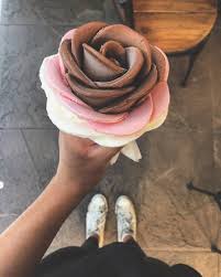 I Creamy Flower Gelato Rose Petals Ice Cream Ice Cream Design Yummy Ice Cream Flower Ice