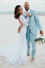 18 Men S Wedding Attire For Perfect Celebration Beach Wedding Groom Attire Mens Beach Wedding Attire Beach Wedding Attire