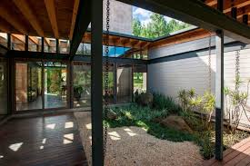 You Ll See Two Different Kinds Of Zen Gardens In This Collection Checkout 25 Serene Indoor Zen Garden For Meditati Indoor Zen Garden Forest House Architecture