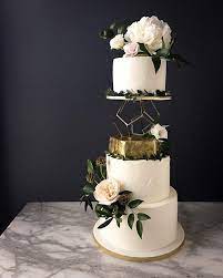 Wedding Cake With Geometric Stand Geometric Wedding Cakes Contemporary Wedding Cakes Wedding Cake Stands