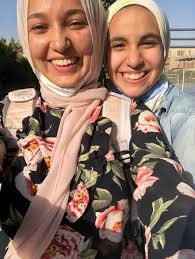 Sarah Warda 🌸 (@SarahWarda8)