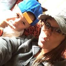 Amanda Hoechst's Instagram, Twitter & Facebook