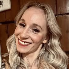 Claire Mccallum's Instagram, Twitter & Facebook