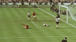 Mais, une surprise n'est pas à exclure. Actu Foot Pa Twitter J 66 Avant La Coupe Du Monde 1966 L Annee Ou L Angleterre A Remporte Sa Seule Coupe Du Monde Grace A Un But En Finale De Geoffrey Hurst