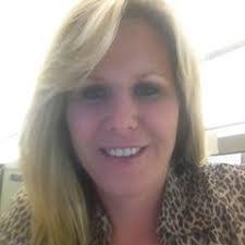 Lori Bain's Instagram, Twitter & Facebook